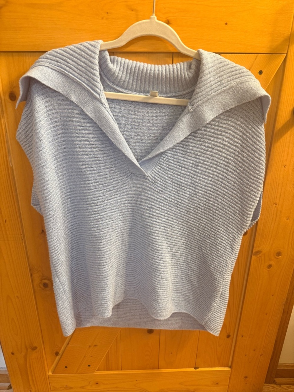 Versona Light Blue Ribbed V‑Neck Sleeveless Sweater with Collar